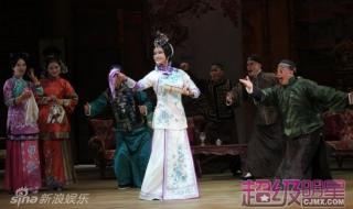 广场舞冬天的白玫瑰 广场舞冬天的白玫瑰