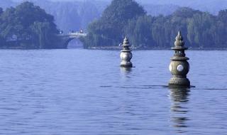 三潭印月有几个月亮 三潭印月有几个月亮